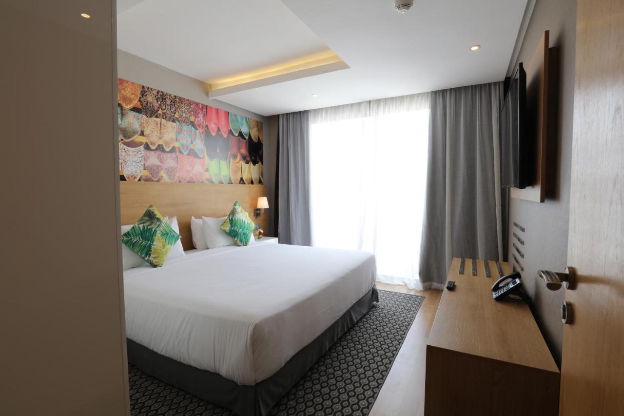 Mid Town Hotel Casablanca Exterior foto